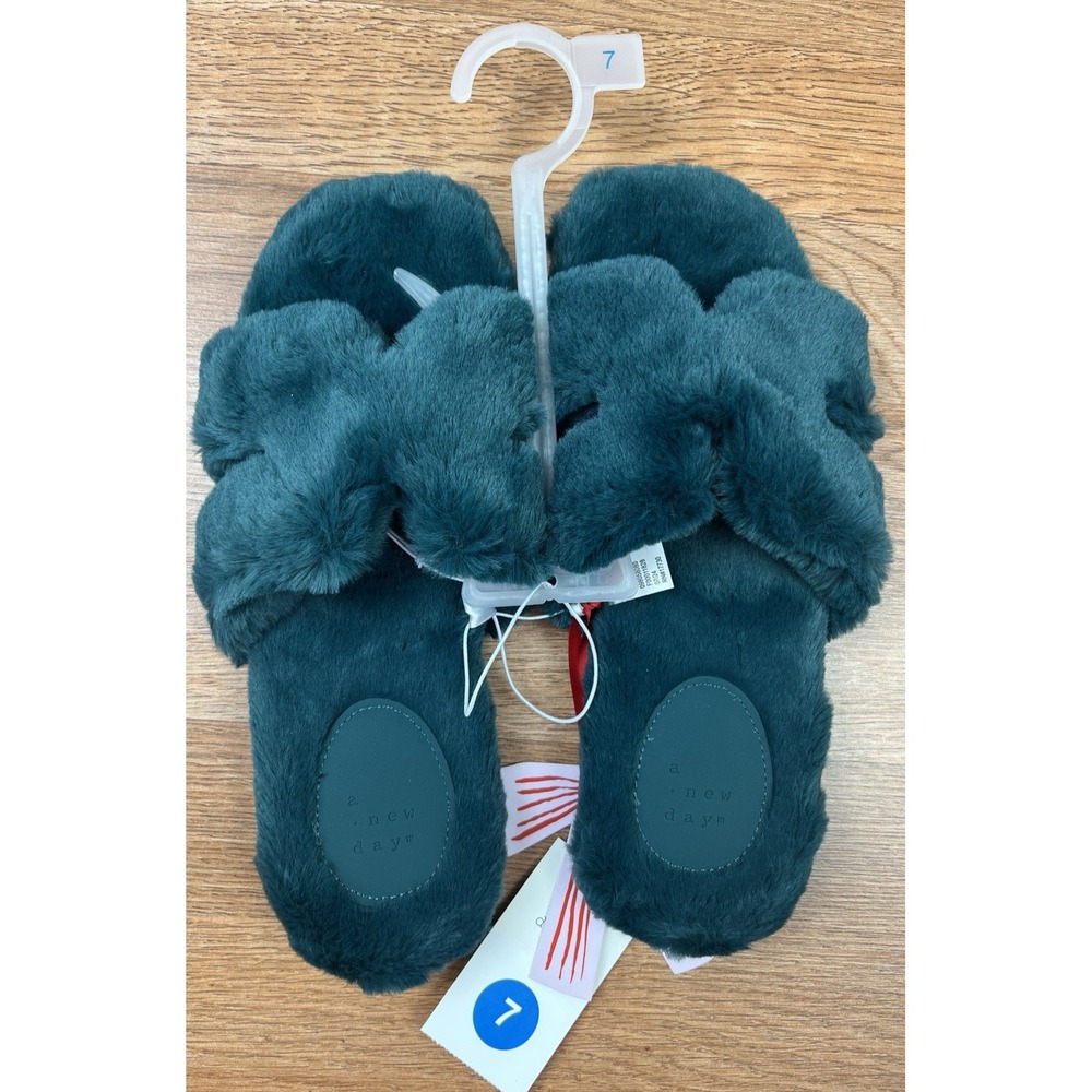 A New Day Women's Sage Green Slide Slippers Faux Fur Size 7 NEW